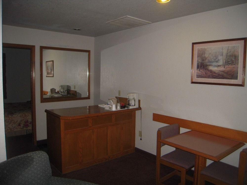 Oak Hill Inn And Suites Tahlequah Zewnętrze zdjęcie