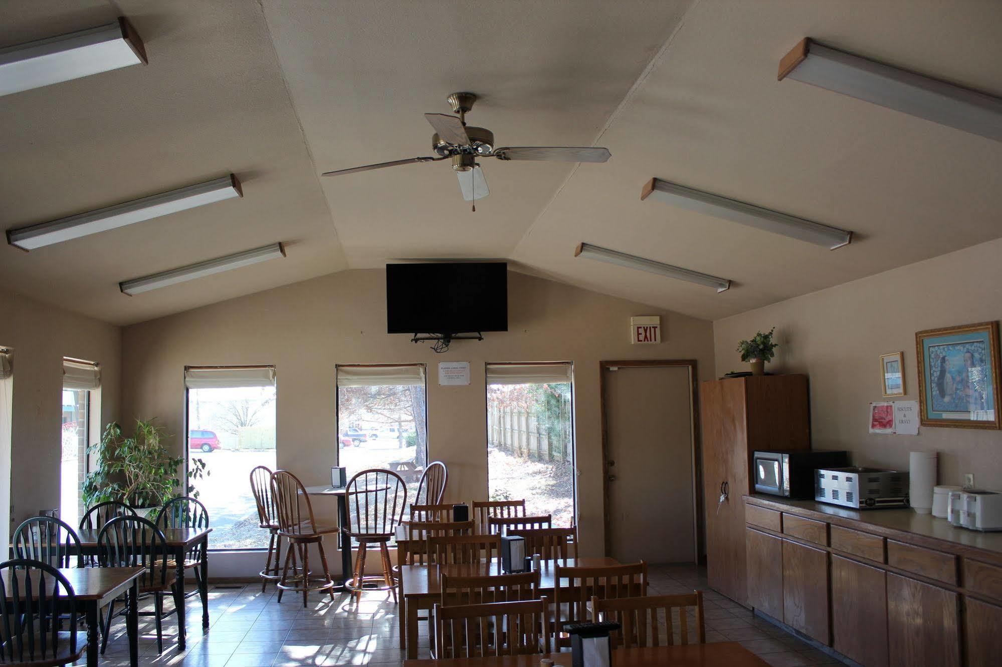 Oak Hill Inn And Suites Tahlequah Zewnętrze zdjęcie