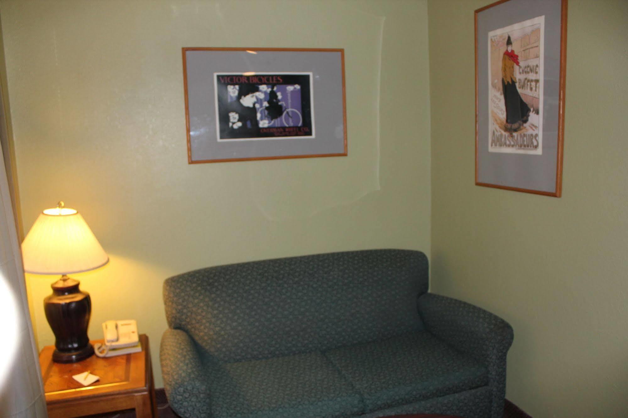 Oak Hill Inn And Suites Tahlequah Zewnętrze zdjęcie