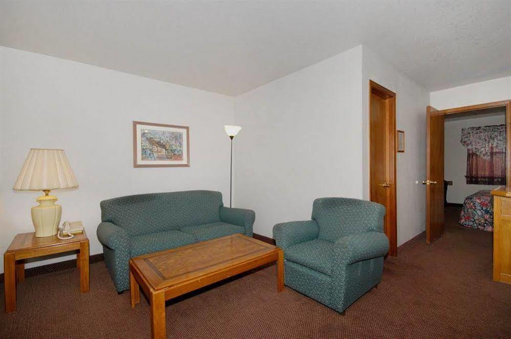 Oak Hill Inn And Suites Tahlequah Zewnętrze zdjęcie