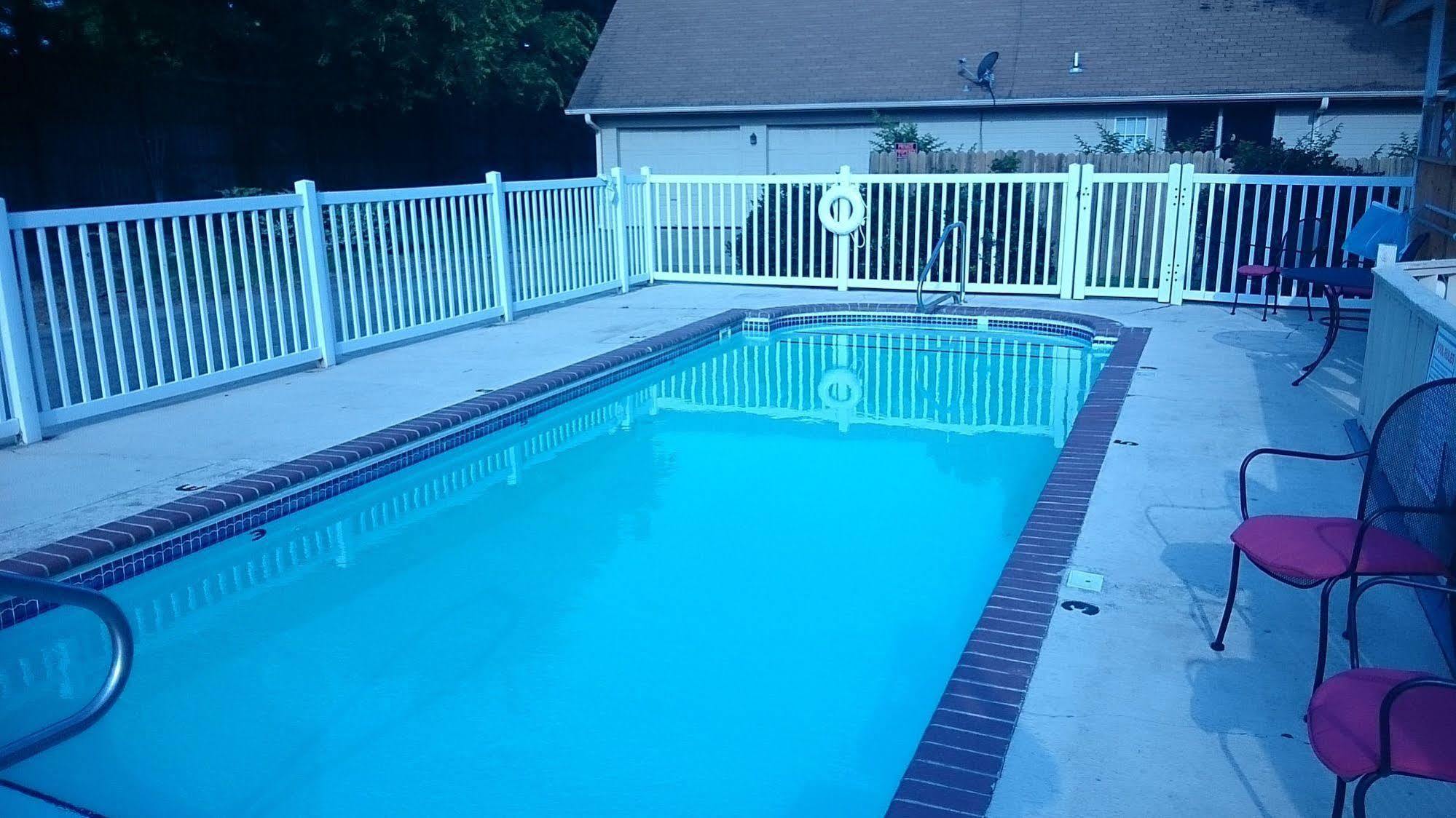 Oak Hill Inn And Suites Tahlequah Zewnętrze zdjęcie