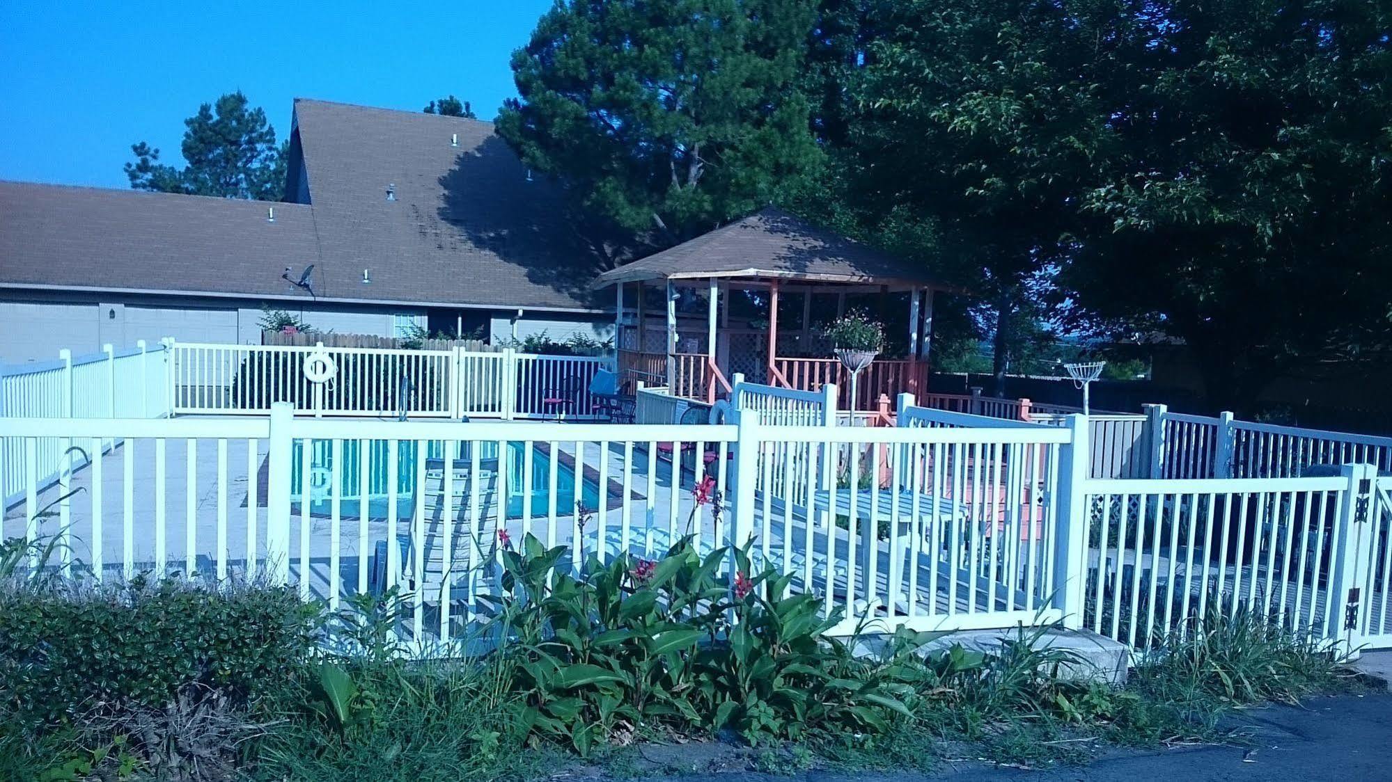Oak Hill Inn And Suites Tahlequah Zewnętrze zdjęcie